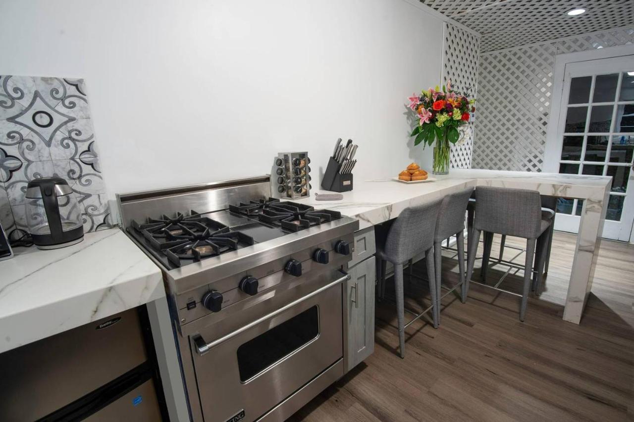 4 Bedroom - Sleeps 8! Celebrity Villa Next To Frenchman St นิวออร์ลีนส์ ภายนอก รูปภาพ